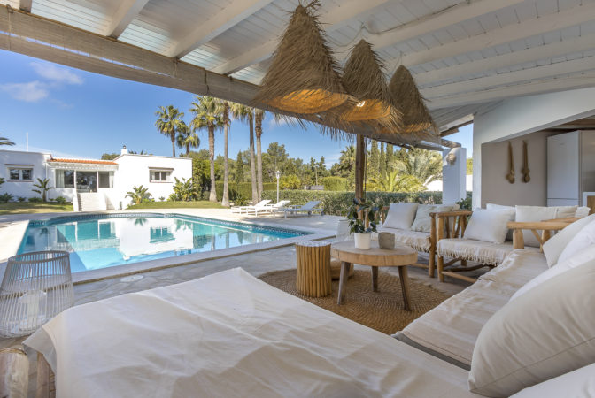 Casa renovada en copropiedad en Ibiza